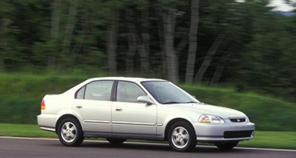 1995-1997 5 vrata Hatchback